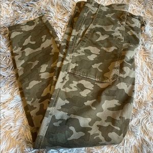 Like New Caslon Camo Straight Leg Pants